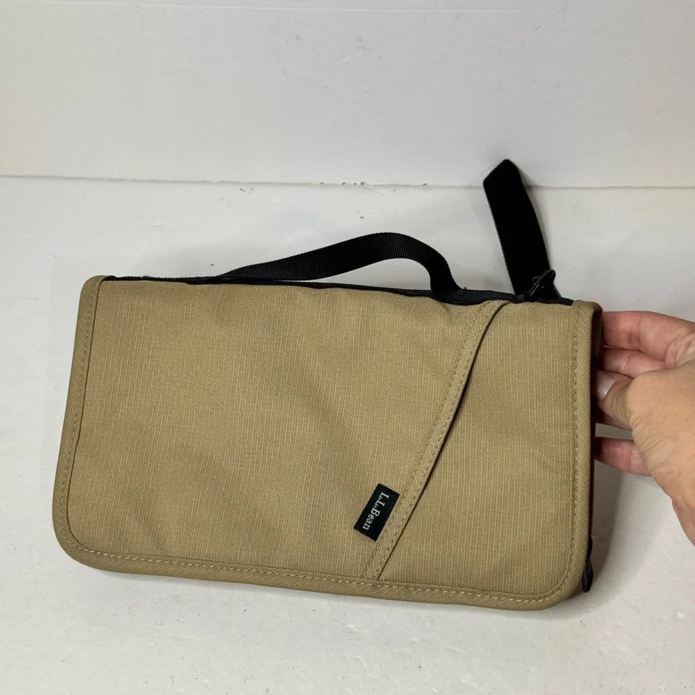 L.L. Bean Tan Nylon Passport ID Card Holder Travel Case